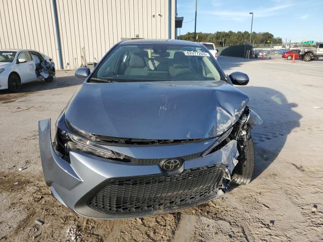 5YFEPMAE4NP296768 - 2022 TOYOTA COROLLA LE GRAY photo 5