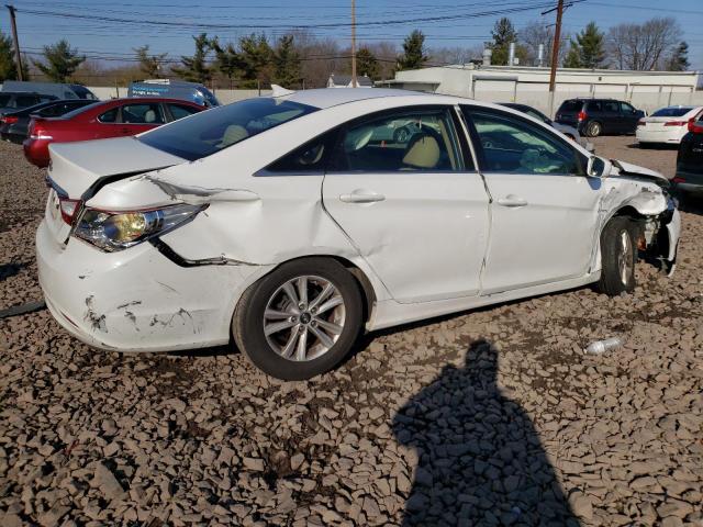 5NPEB4AC7BH301323 - 2011 HYUNDAI SONATA GLS WHITE photo 3