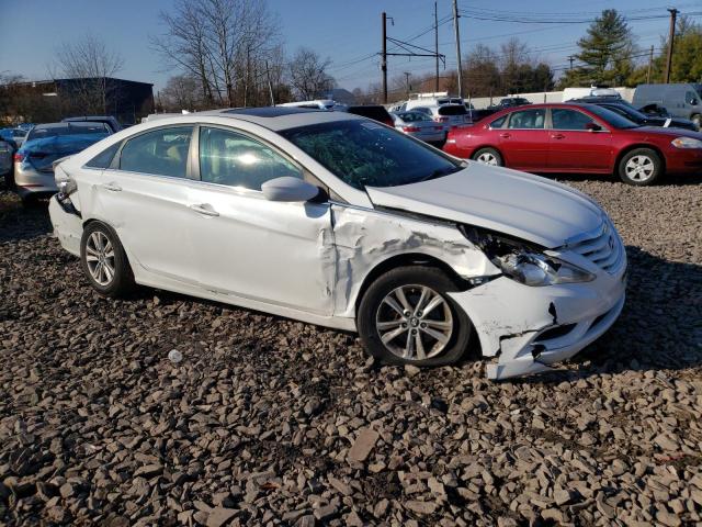 5NPEB4AC7BH301323 - 2011 HYUNDAI SONATA GLS WHITE photo 4