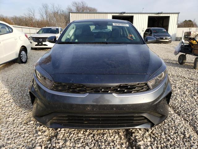 3KPF24AD2NE456111 - 2022 KIA FORTE FE GRAY photo 5