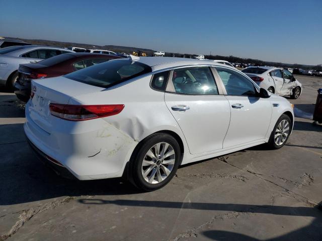 5XXGT4L3XJG268833 - 2018 KIA OPTIMA LX WHITE photo 3