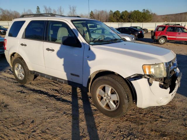 1FMCU931X8KC93573 - 2008 FORD ESCAPE XLT WHITE photo 4