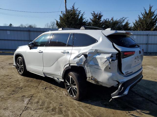 5TDJZRBH6NS232012 - 2022 TOYOTA HIGHLANDER XSE WHITE photo 2