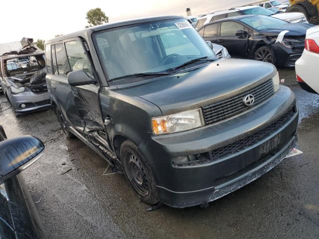 JTLKT324440136997 - 2004 TOYOTA SCION XB GRAY photo 4