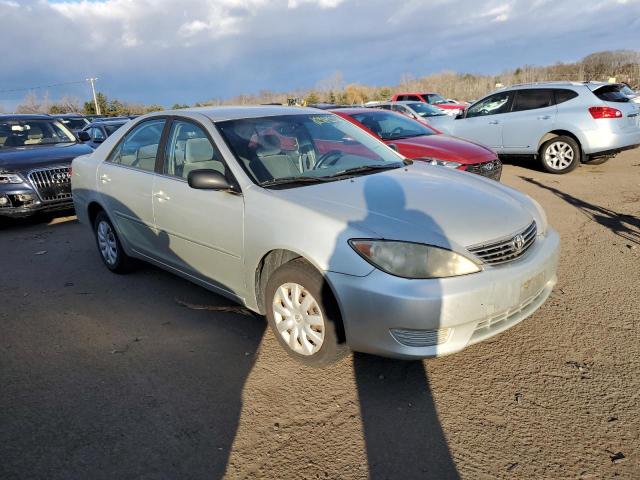 JTDBE32K753010850 - 2005 TOYOTA CAMRY LE SILVER photo 4