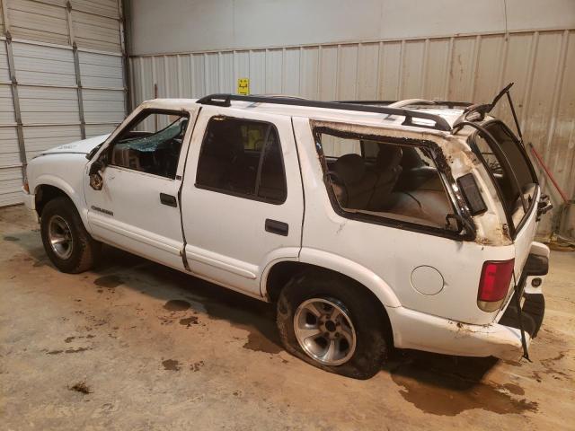 1GNCS13WX2K146031 - 2002 CHEVROLET BLAZER WHITE photo 2