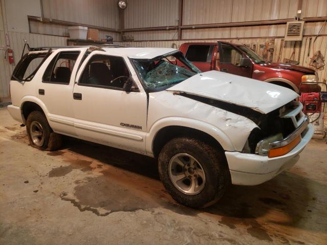 1GNCS13WX2K146031 - 2002 CHEVROLET BLAZER WHITE photo 4