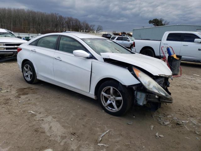 5NPEC4AB9BH316426 - 2011 HYUNDAI SONATA SE WHITE photo 4