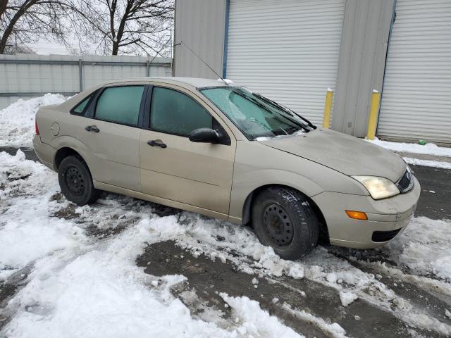 1FAFP34NX7W288927 - 2007 FORD FOCUS ZX4 GOLD photo 4