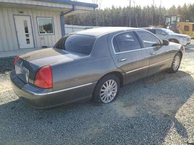 1LNHM81W13Y670666 - 2003 LINCOLN TOWN CAR EXECUTIVE BROWN photo 3