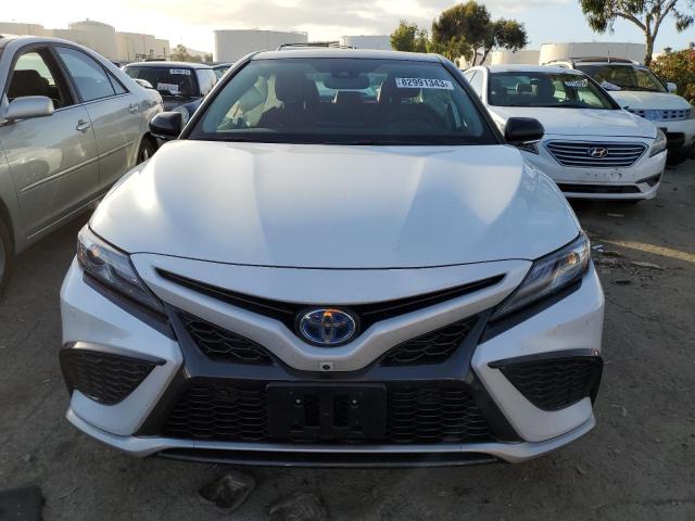 4T1K31AK0RU064630 - 2024 TOYOTA CAMRY XSE WHITE photo 5