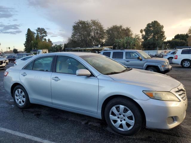 4T1BF3EK3BU683581 - 2011 TOYOTA CAMRY BASE SILVER photo 4