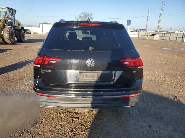 3VV3B7AX6JM079623 - 2018 VOLKSWAGEN TIGUAN SE BLACK photo 6