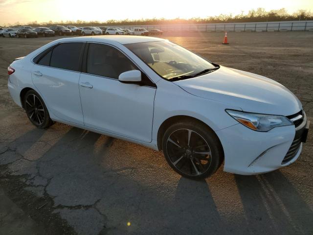 4T4BF1FK8FR477378 - 2015 TOYOTA CAMRY LE WHITE photo 4