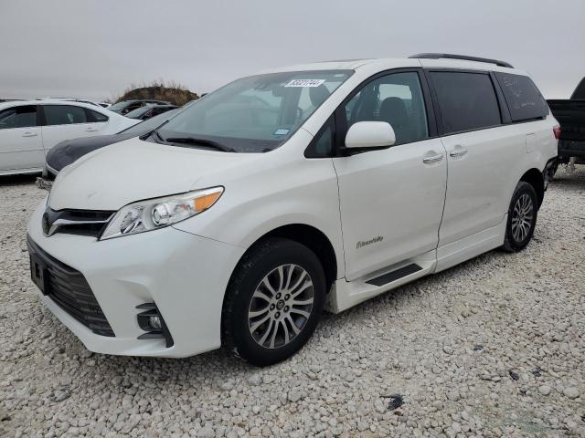 2020 TOYOTA SIENNA XLE, 