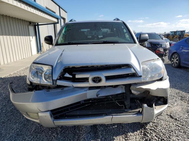 JTEBU14R640051533 - 2004 TOYOTA 4RUNNER SR5 银色 照片 5