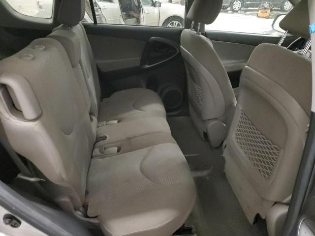 2T3BF4DV0CW246292 - 2012 TOYOTA RAV4 SILVER photo 11