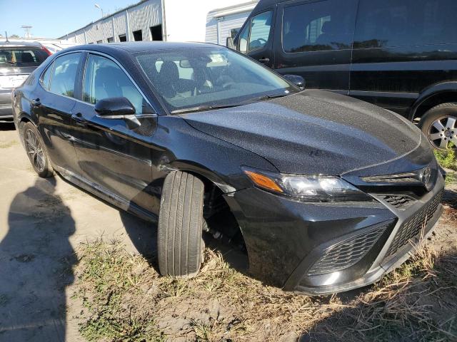 4T1S11AK8RU907592 - 2024 TOYOTA CAMRY SE NIGHT SHADE BLACK photo 4