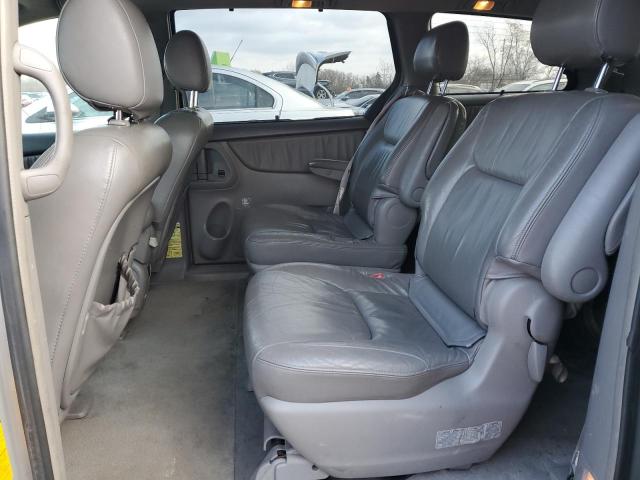 5TDZA22C14S001328 - 2004 TOYOTA SIENNA XLE SILVER photo 11