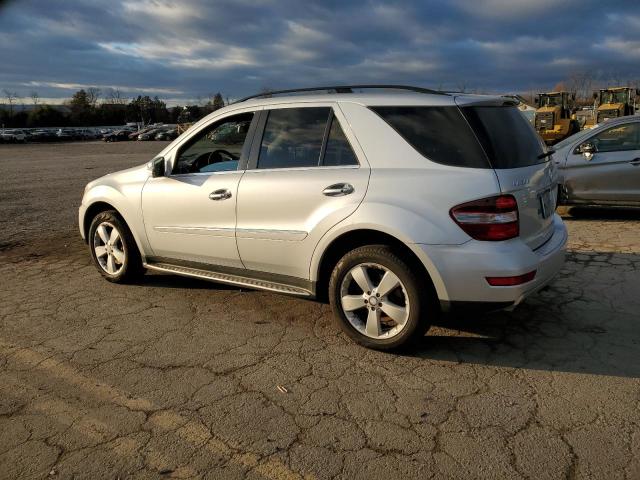 4JGBB8GB0BA702594 - 2011 MERCEDES-BENZ ML 350 4MATIC SILVER photo 2