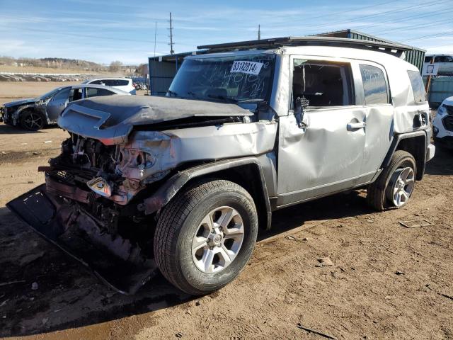 2010 TOYOTA FJ CRUISER, 