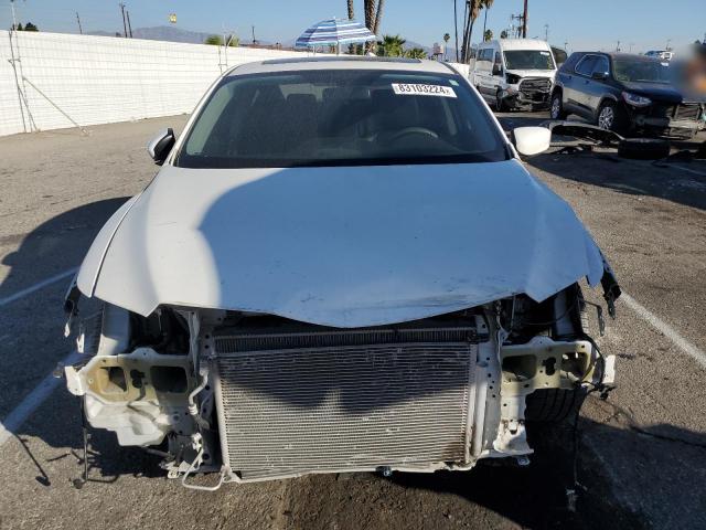 19UDE2F33HA012649 - 2017 ACURA ILX BASE WATCH PLUS WHITE photo 5