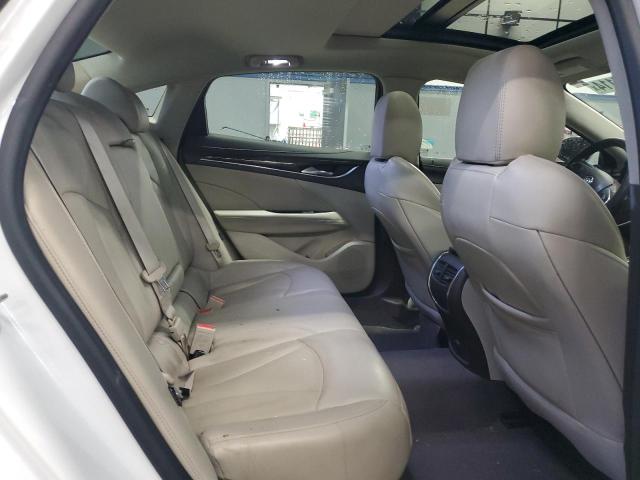 1G4ZP5SS0HU182202 - 2017 BUICK LACROSSE ESSENCE WHITE photo 10