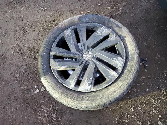 1V2KE2CA7NC222470 - 2022 VOLKSWAGEN ATLAS CROS SE SILVER photo 13