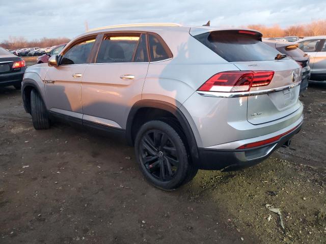1V2KE2CA7NC222470 - 2022 VOLKSWAGEN ATLAS CROS SE SILVER photo 2