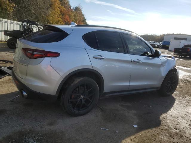 ZASPAKBN7K7C30670 - 2019 ALFA ROMEO STELVIO TI SILVER photo 3