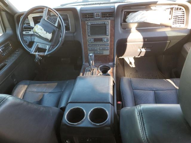 5LMJJ2J54BEJ08644 - 2011 LINCOLN NAVIGATOR 白色 照片 8