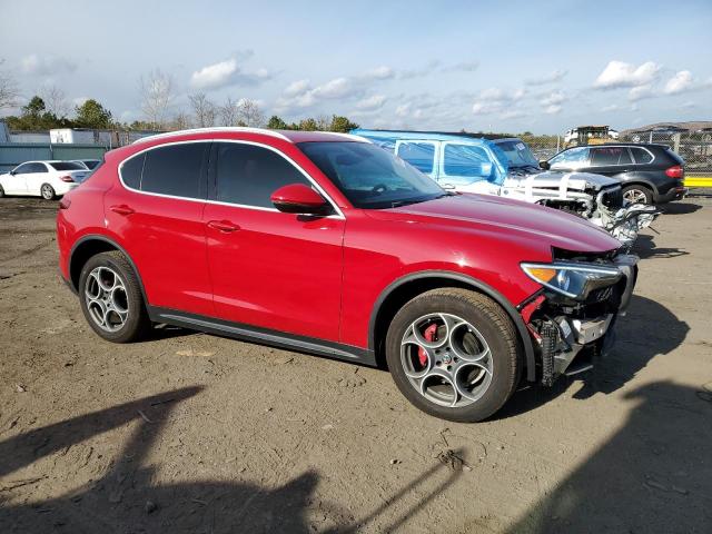 ZASFAKBN3J7B78755 - 2018 ALFA ROMEO STELVIO TI أحمر صورة 4