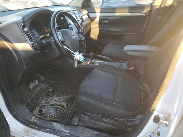 JA4AD3A32GZ037215 - 2016 MITSUBISHI OUTLANDER SE Weiß Foto 7