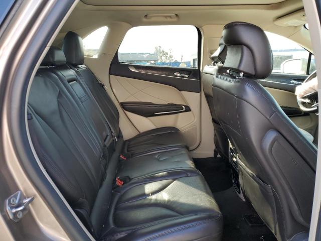 5LMCJ3C93KUL32394 - 2019 LINCOLN MKC RESERVE თაფლისფერი ფოტო 11