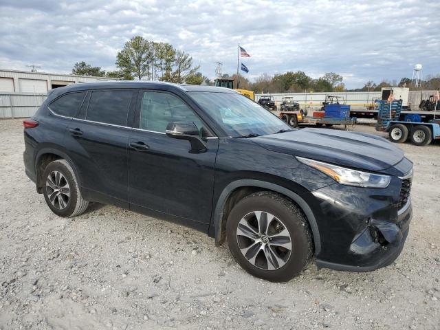 5TDGZRAH2LS011385 - 2020 TOYOTA HIGHLANDER XLE BLACK photo 4