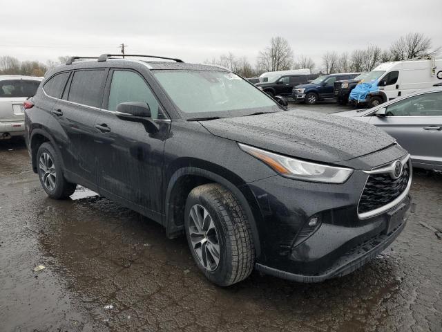 5TDGZRBH0LS015997 - 2020 TOYOTA HIGHLANDER XLE BLACK photo 4