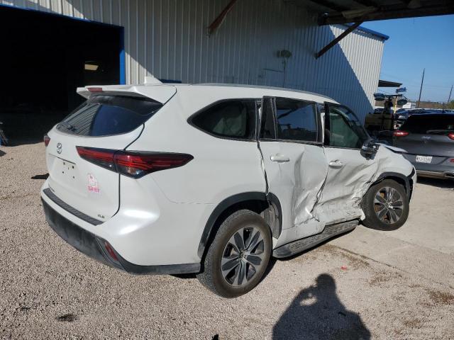 5TDGZRAH8NS546532 - 2022 TOYOTA HIGHLANDER XLE WHITE photo 3