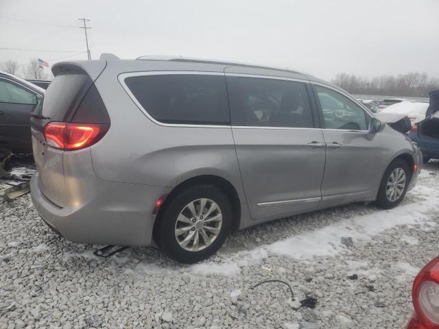 2C4RC1BG4JR194151 - 2018 CHRYSLER PACIFICA TOURING L SILVER photo 3