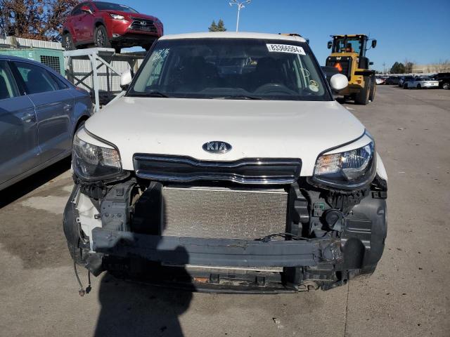 KNDJP3A56H7461945 - 2017 KIA SOUL + WHITE photo 5