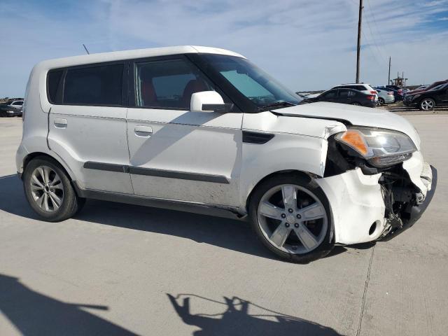 KNDJT2A25A7043555 - 2010 KIA SOUL + WHITE photo 4