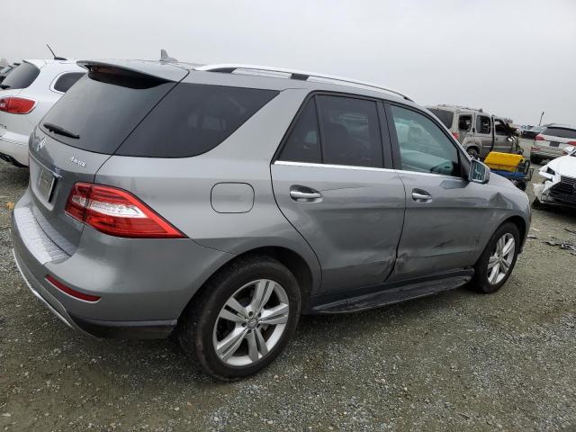 4JGDA5HB7EA379027 - 2014 MERCEDES-BENZ ML 350 4MATIC GRAY photo 3
