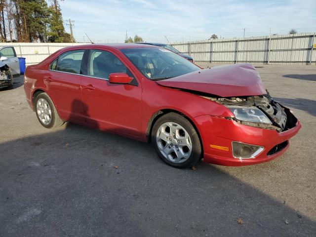 3FAHP0HA4AR159512 - 2010 FORD FUSION SE BURGUNDY photo 4