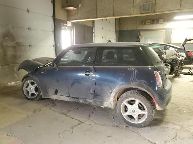 WMWRC33516TK72326 - 2006 MINI COOPER BLUE photo 2
