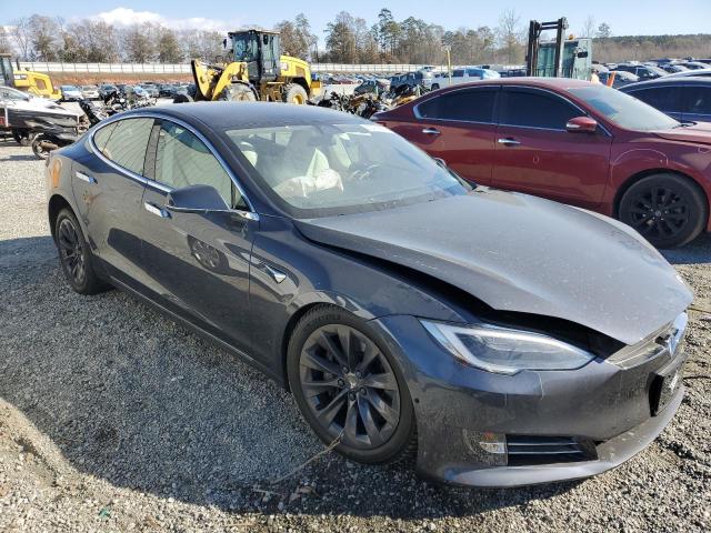 5YJSA1E20JF287090 - 2018 TESLA MODEL S GRAY photo 4