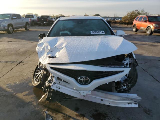 4T1G11AK0PU821678 - 2023 TOYOTA CAMRY SE NIGHT SHADE WHITE photo 5