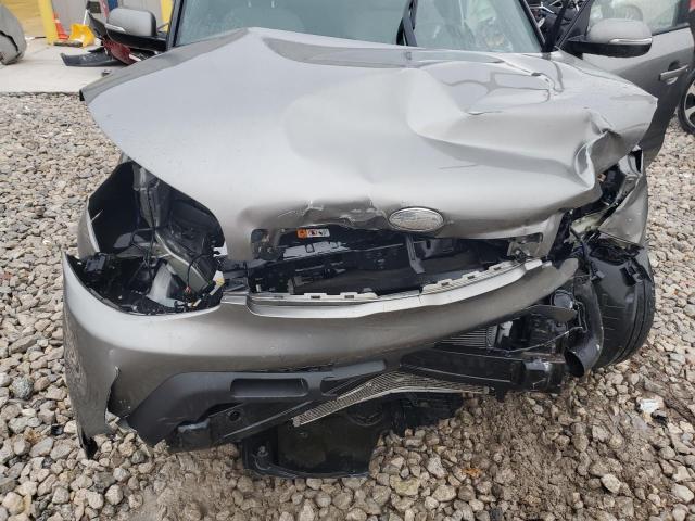 KNDJP3A53E7023055 - 2014 KIA SOUL + SILVER photo 11