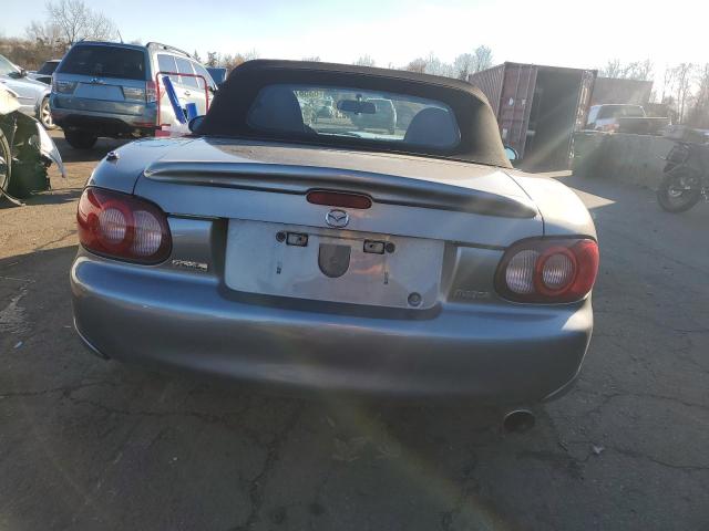 JM1NB353920224861 - 2002 MAZDA MX-5 MIATA BASE SILVER photo 6