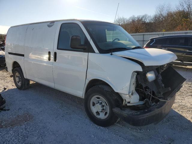 1GCGG25V871119459 - 2007 CHEVROLET EXPRESS G2 WHITE photo 4