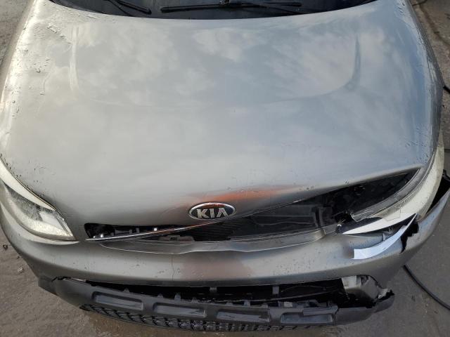 KNDJP3A54F7117530 - 2015 KIA SOUL + GRAY photo 12