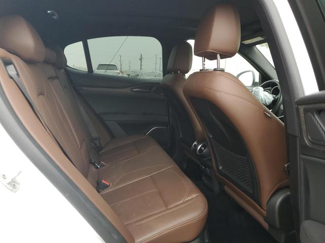 ZASPAKBN6N7D32322 - 2022 ALFA ROMEO STELVIO TI WHITE photo 11